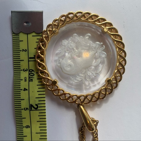 VTG Crown Trifari Zodiac Aries Intaglio Glass - Picture 5 of 6